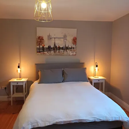 Gorgeous 3 Bedroomed House 17 Sheen View بيت للعطل